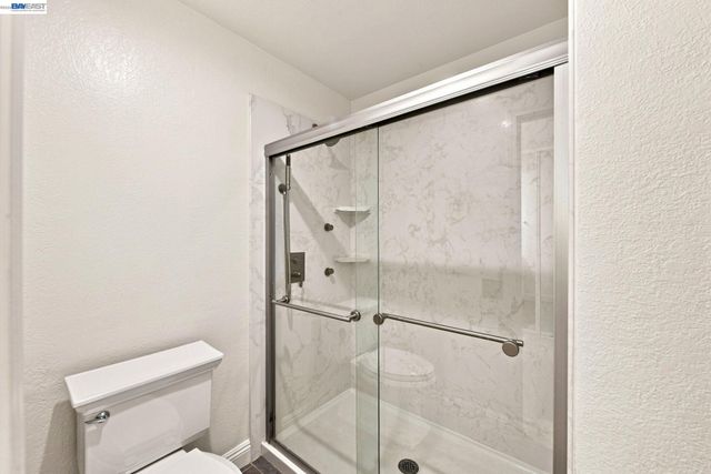 2423 Blackpool Ln, San Leandro, CA 94577