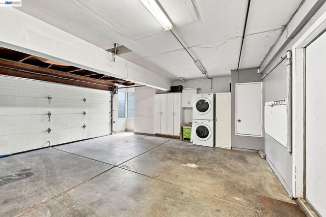 2423 Blackpool Ln, San Leandro, CA 94577