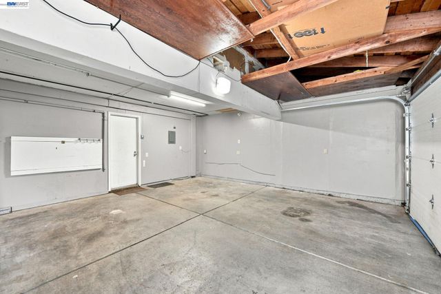 2423 Blackpool Ln, San Leandro, CA 94577
