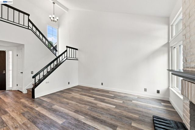 2423 Blackpool Ln, San Leandro, CA 94577