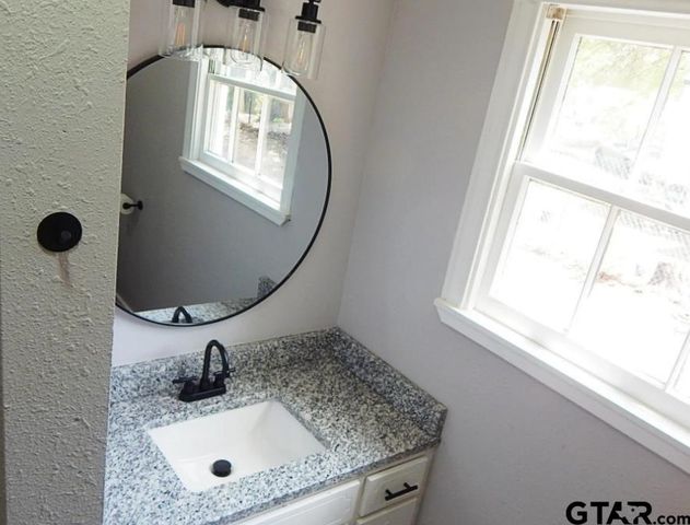 1622 W 1st, Tyler, TX 75702