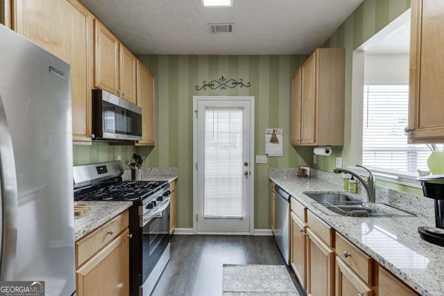 6245 Shoreview Circle, Flowery Branch, GA 30542