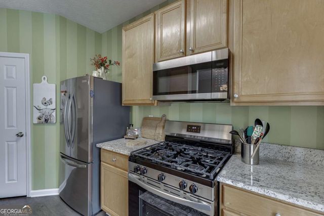 6245 Shoreview Circle, Flowery Branch, GA 30542