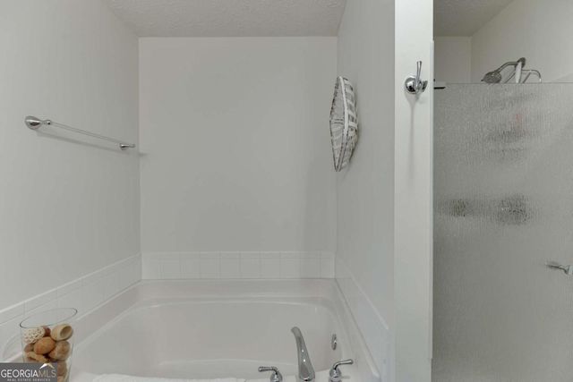 6245 Shoreview Circle, Flowery Branch, GA 30542