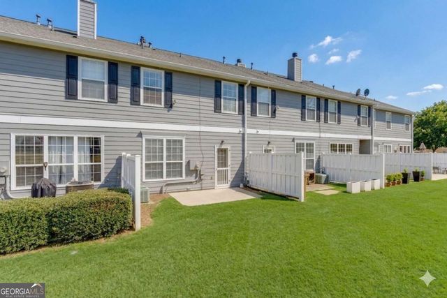 6245 Shoreview Circle, Flowery Branch, GA 30542