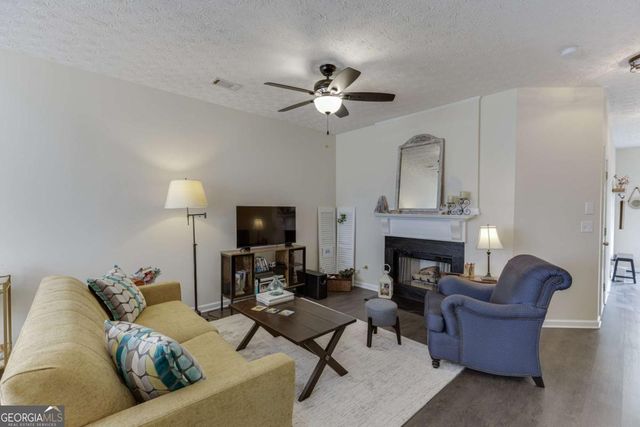 6245 Shoreview Circle, Flowery Branch, GA 30542