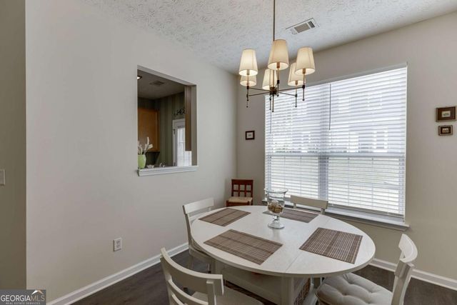 6245 Shoreview Circle, Flowery Branch, GA 30542