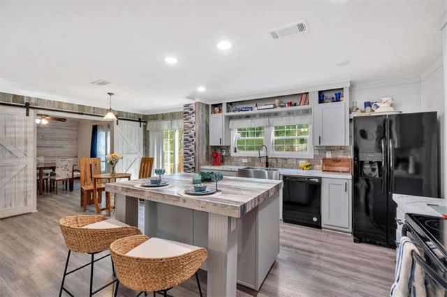 196 Whitestone Drive, Talking Rock, GA 30175