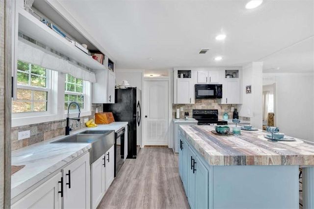 196 Whitestone Drive, Talking Rock, GA 30175