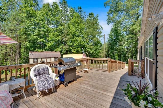 196 Whitestone Drive, Talking Rock, GA 30175