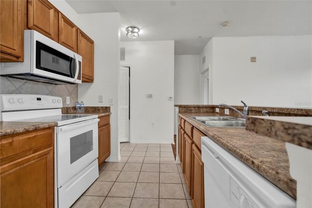 6171 METROWEST BOULEVARD 107, Orlando, FL 32835