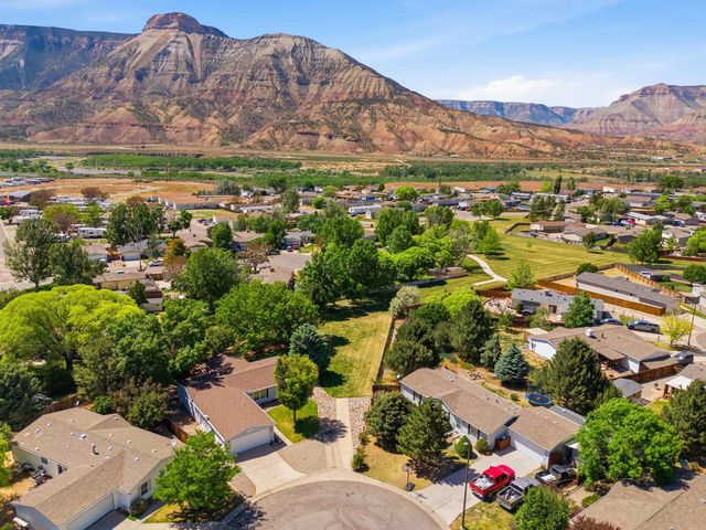 47 Baker Hill Place, Parachute, CO 81635