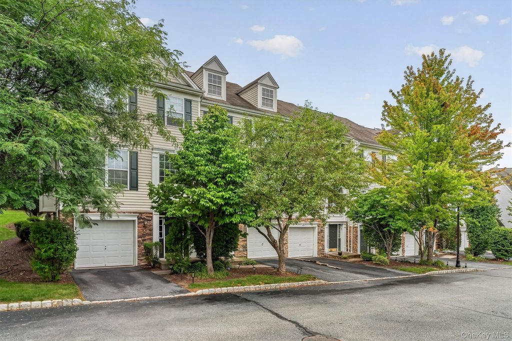 7 Gillian Court, Monroe, NY 10950 — photo 2