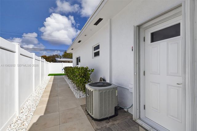 2161 NE 62nd Ct, Fort Lauderdale, FL 33308