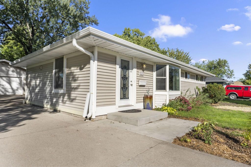 5347 Morgan Avenue N, Brooklyn Center, MN 55430 — photo 2