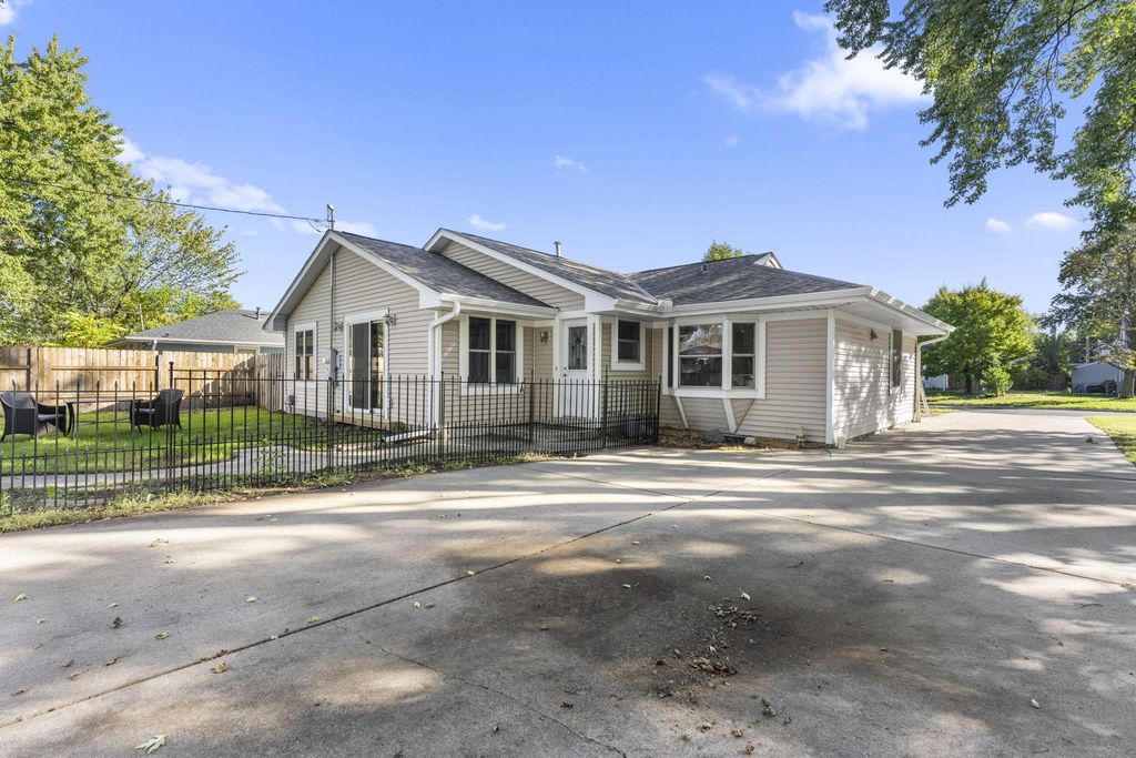 5347 Morgan Avenue N, Brooklyn Center, MN 55430 — photo 3
