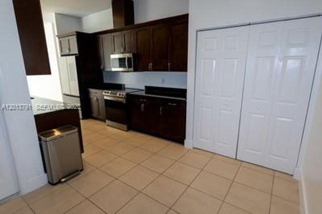 5743 SW 18th St, West Park, FL 33023