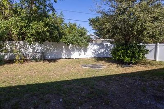 5743 SW 18th St, West Park, FL 33023