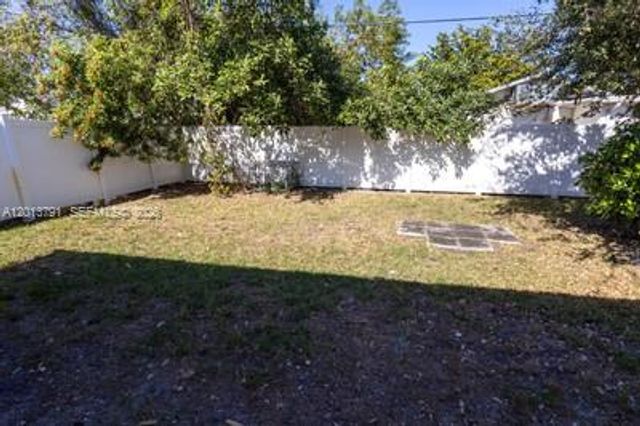 5743 SW 18th St, West Park, FL 33023