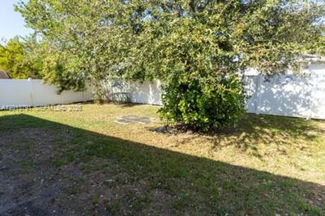 5743 SW 18th St, West Park, FL 33023