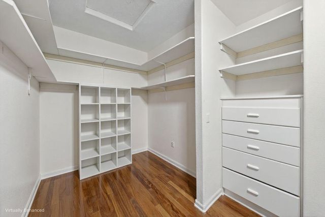 6652 N Seedlescombe Drive, Fresno, CA 93711