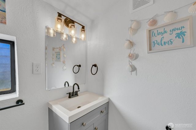 6004 S Lawrence Street, Tacoma, WA 98409