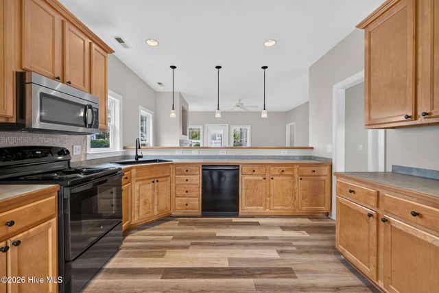 105 Phoebee Court, Hampstead, NC 28443