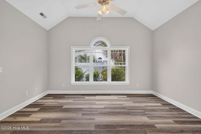 105 Phoebee Court, Hampstead, NC 28443