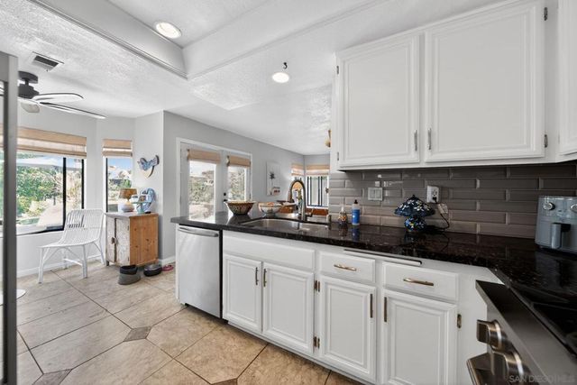 5287 Rio Plata Dr, Oceanside, CA 92057