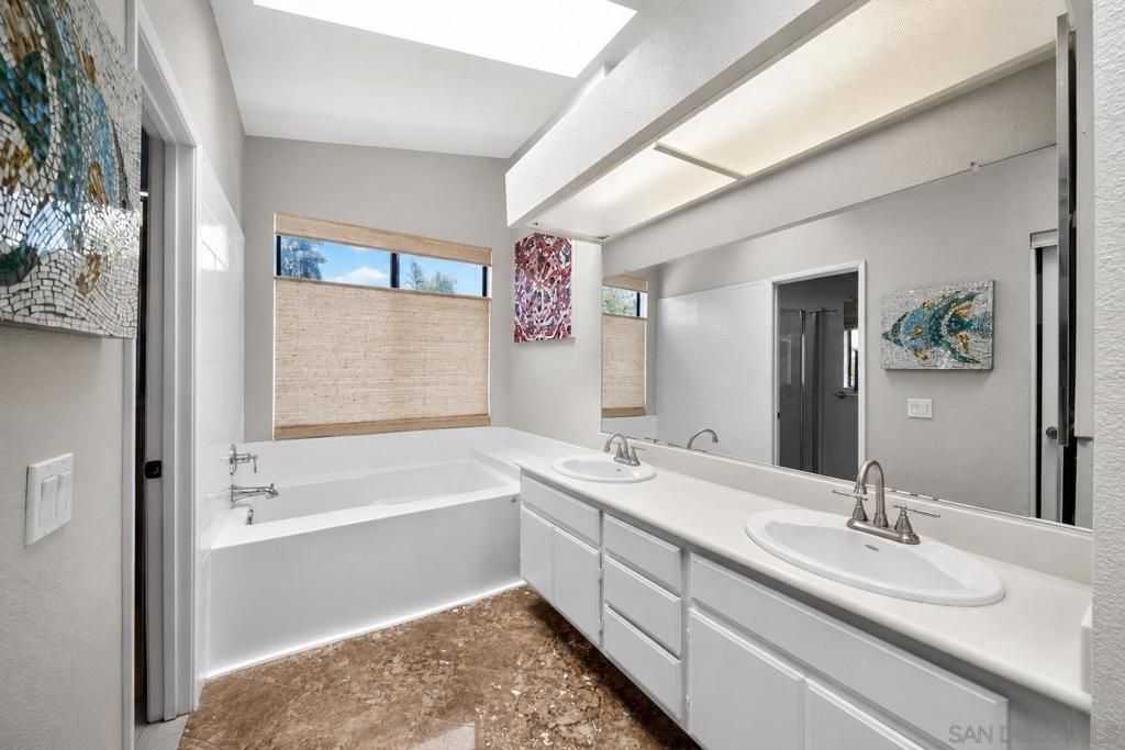 Image 11 of property listing at 5287 Rio Plata Dr, Oceanside, CA 92057