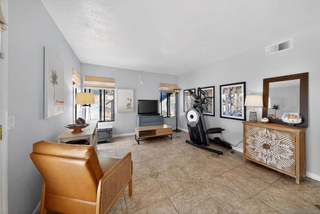 Image 16 of property listing at 5287 Rio Plata Dr, Oceanside, CA 92057