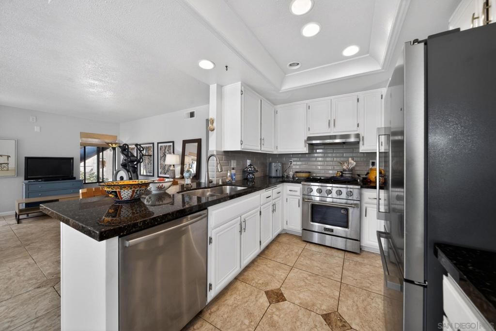 Image 21 of property listing at 5287 Rio Plata Dr, Oceanside, CA 92057