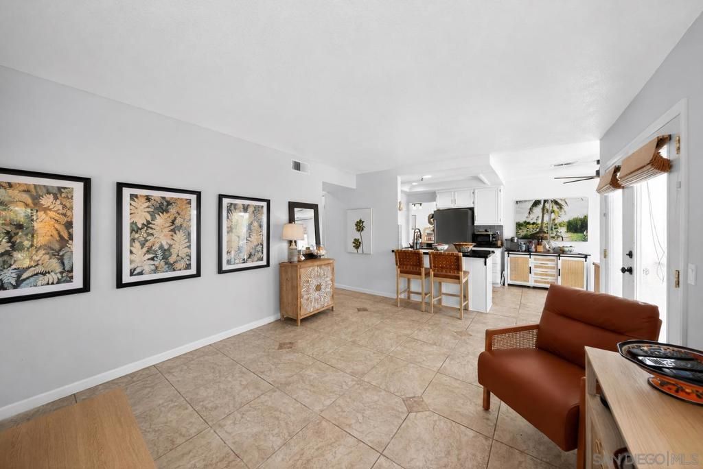 Image 5 of property listing at 5287 Rio Plata Dr, Oceanside, CA 92057
