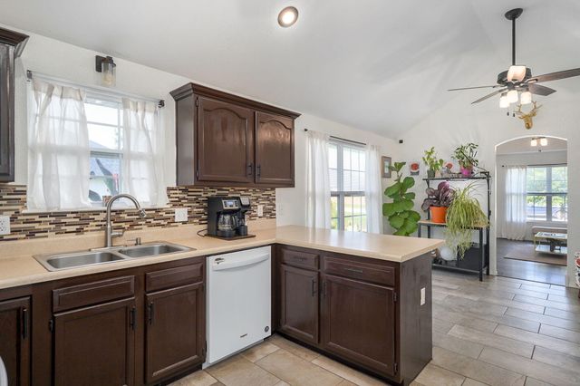 931 S Jester Avenue, Springfield, MO 65802