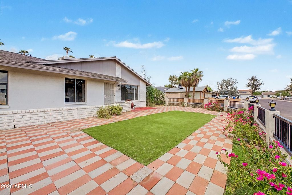 2002 W BLUEFIELD Avenue, Phoenix, AZ 85023 — photo 4