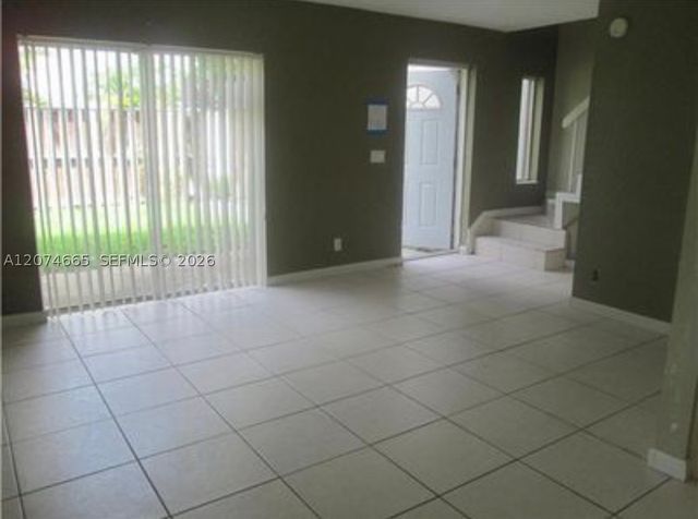 5810 NW 22nd St 21-B, Lauderhill, FL 33313
