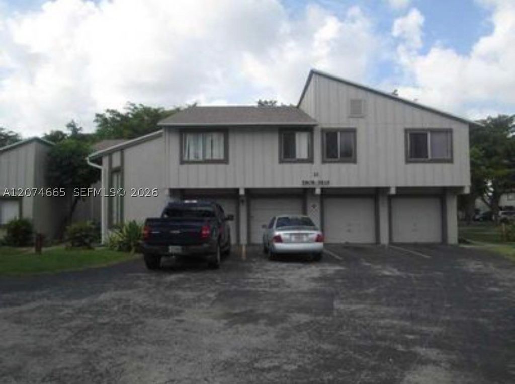 5810 NW 22nd St 21-B, Lauderhill, FL 33313