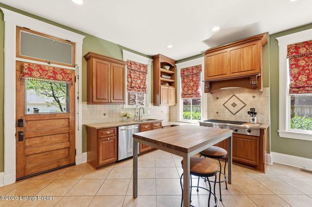 2110 Bonnycastle Ave, Louisville, KY 40205