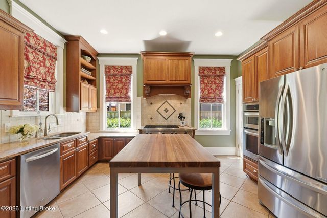 2110 Bonnycastle Ave, Louisville, KY 40205