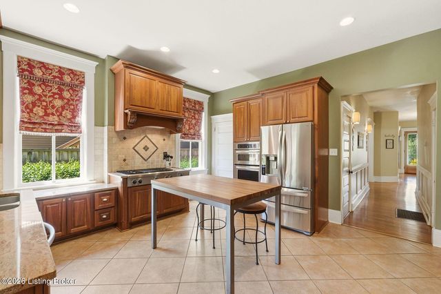 2110 Bonnycastle Ave, Louisville, KY 40205