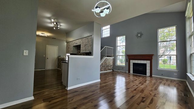107 Capella Court 107, Lake In The Hills, IL 60156