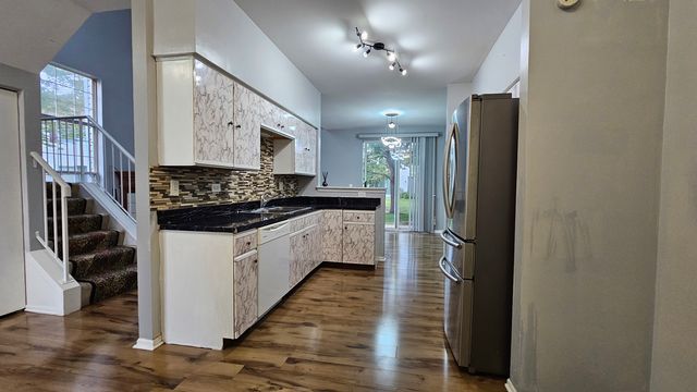 107 Capella Court 107, Lake In The Hills, IL 60156