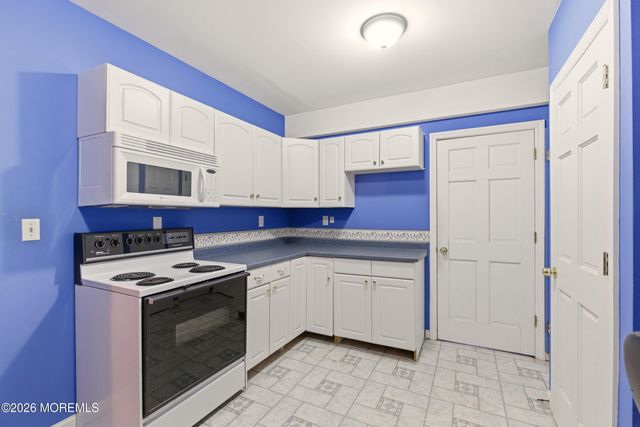 3 Arrowhead Circle, Jackson, NJ 08527