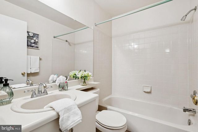 3190-B NEILS CT, Mount Laurel, NJ 08054