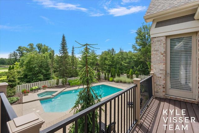5650 E Watermark Court, Grand Rapids, MI 49546