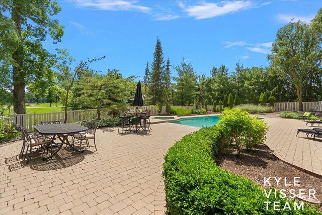 5650 E Watermark Court, Grand Rapids, MI 49546