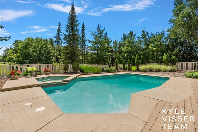 5650 E Watermark Court, Grand Rapids, MI 49546