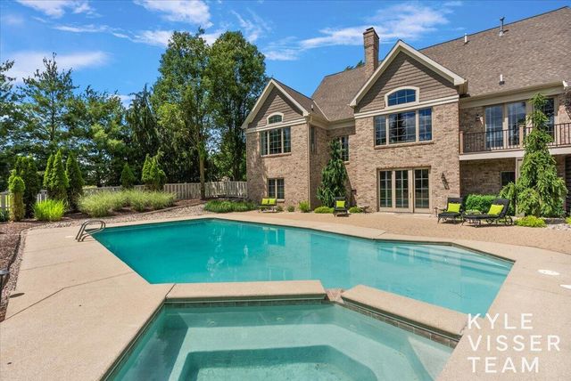 5650 E Watermark Court, Grand Rapids, MI 49546