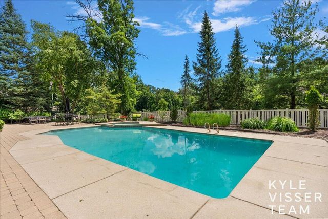 5650 E Watermark Court, Grand Rapids, MI 49546