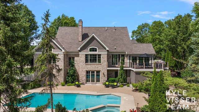 5650 E Watermark Court, Grand Rapids, MI 49546